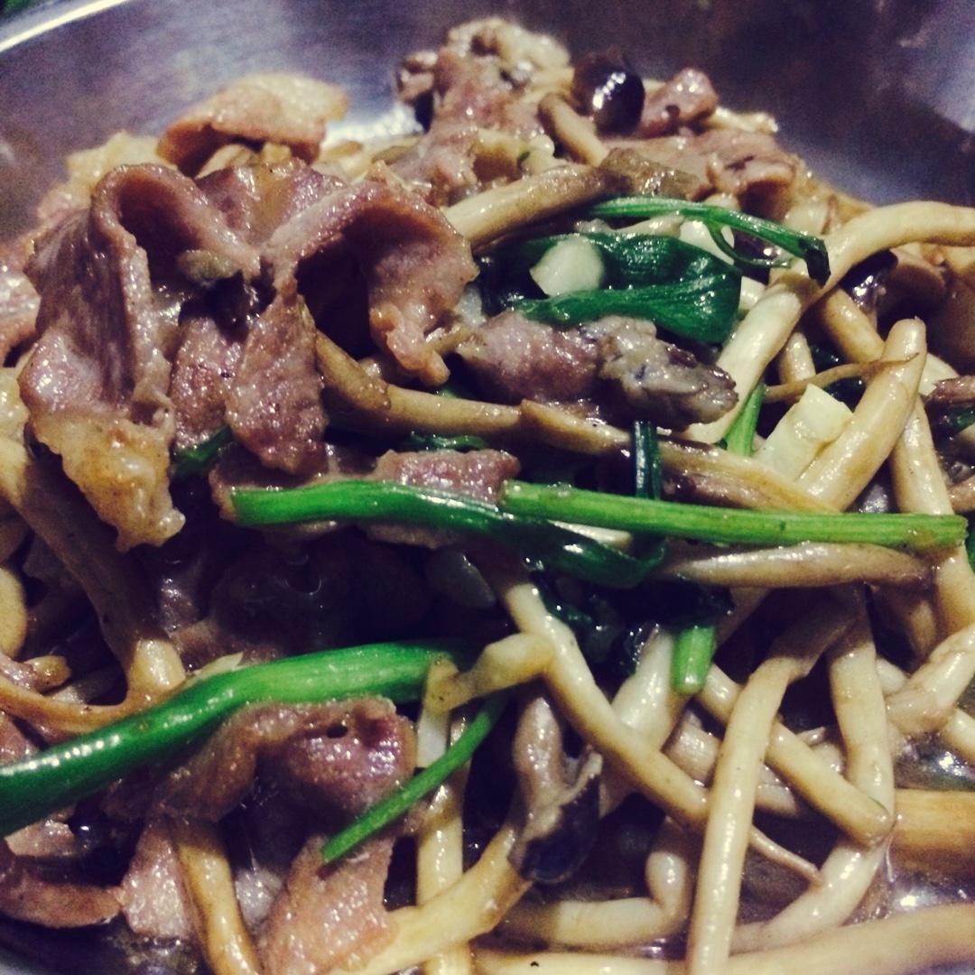 茶树菇炒肉片