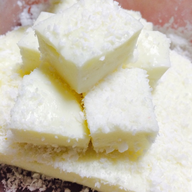 完胜85度C牛奶椰丝小方