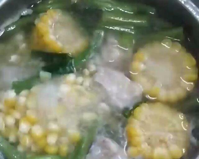 玉米排骨汤的做法