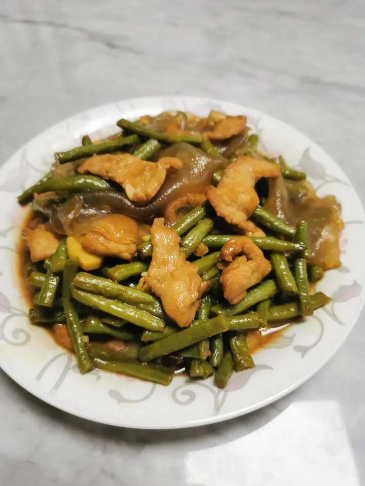 豆角炒肉片