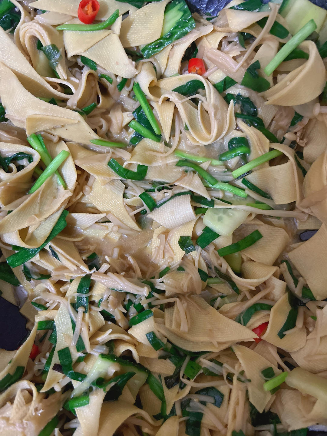 香辣金针菇豆皮