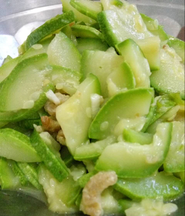 虾仁炒瓜丁