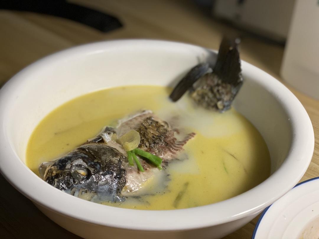 奶白鲫鱼汤