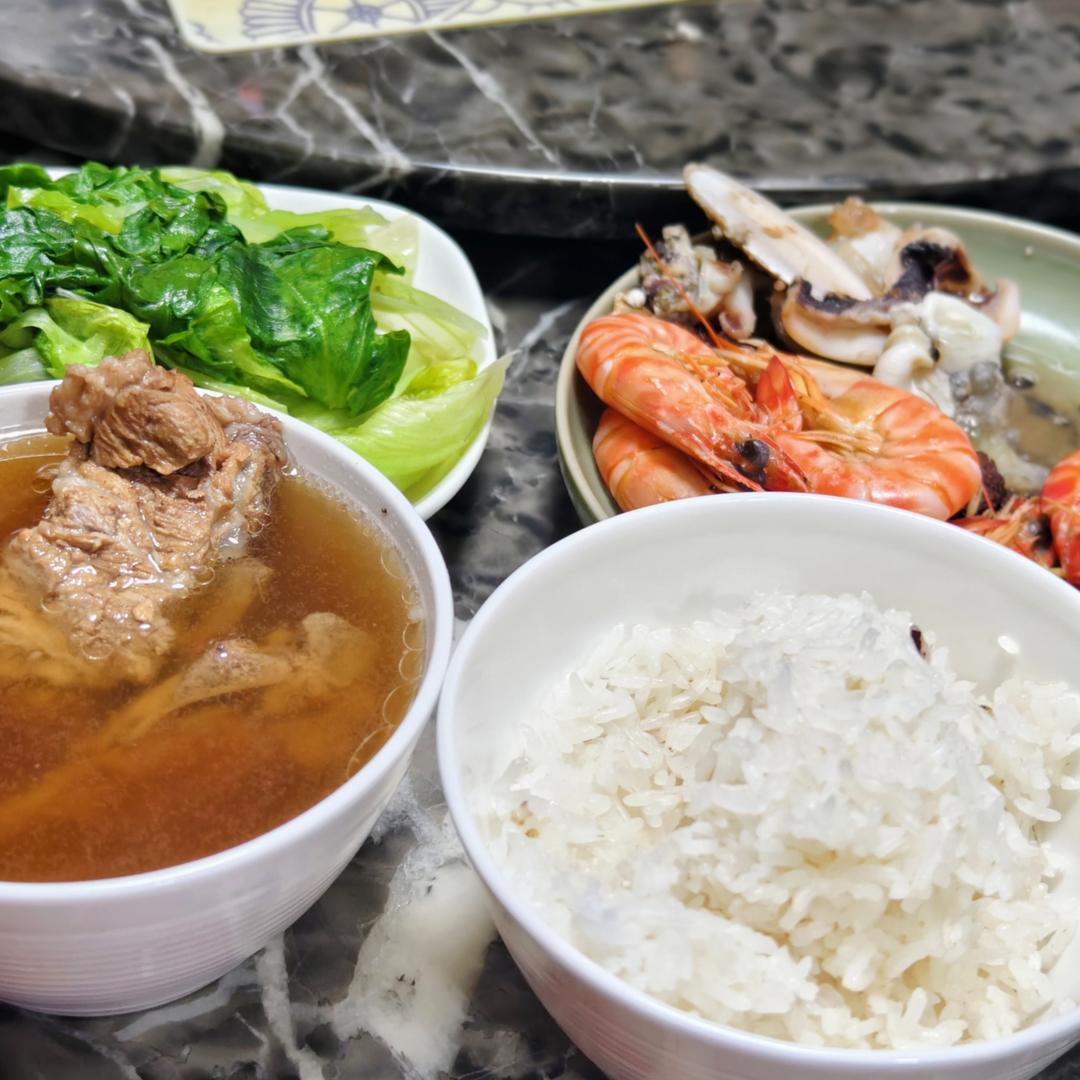 虫草花玉米排骨汤