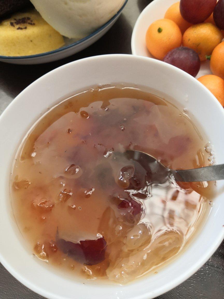 桃胶雪燕皂角米银耳羹（速成）