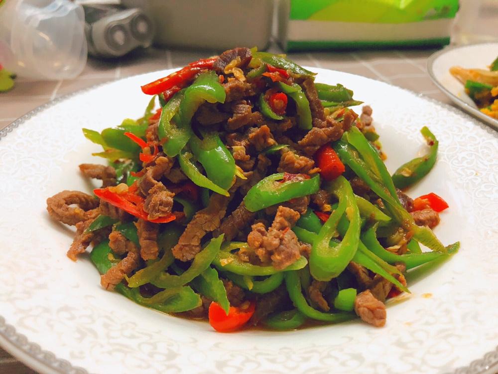 〆上善若水做的厨师长教你青椒牛肉丝的家常做法家乡的味道先收藏了