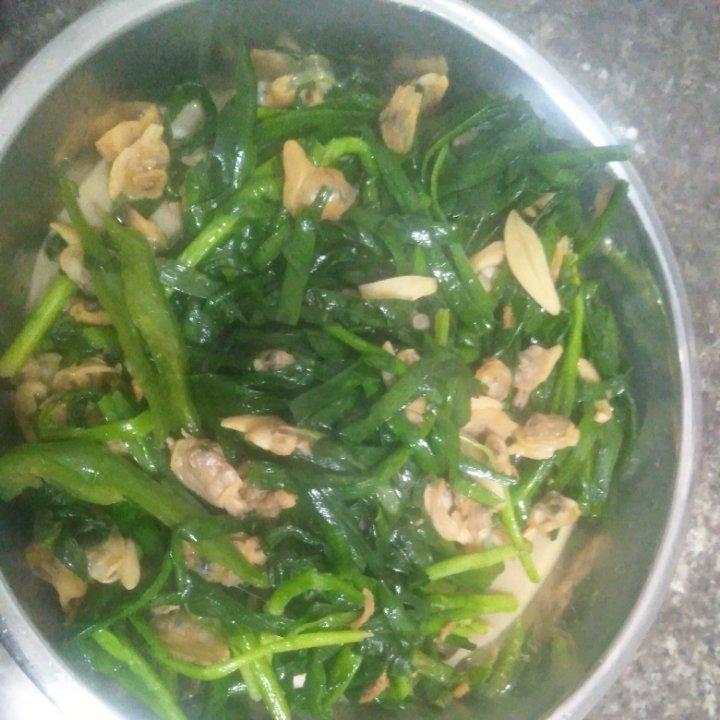 蛤蜊肉炒韭菜