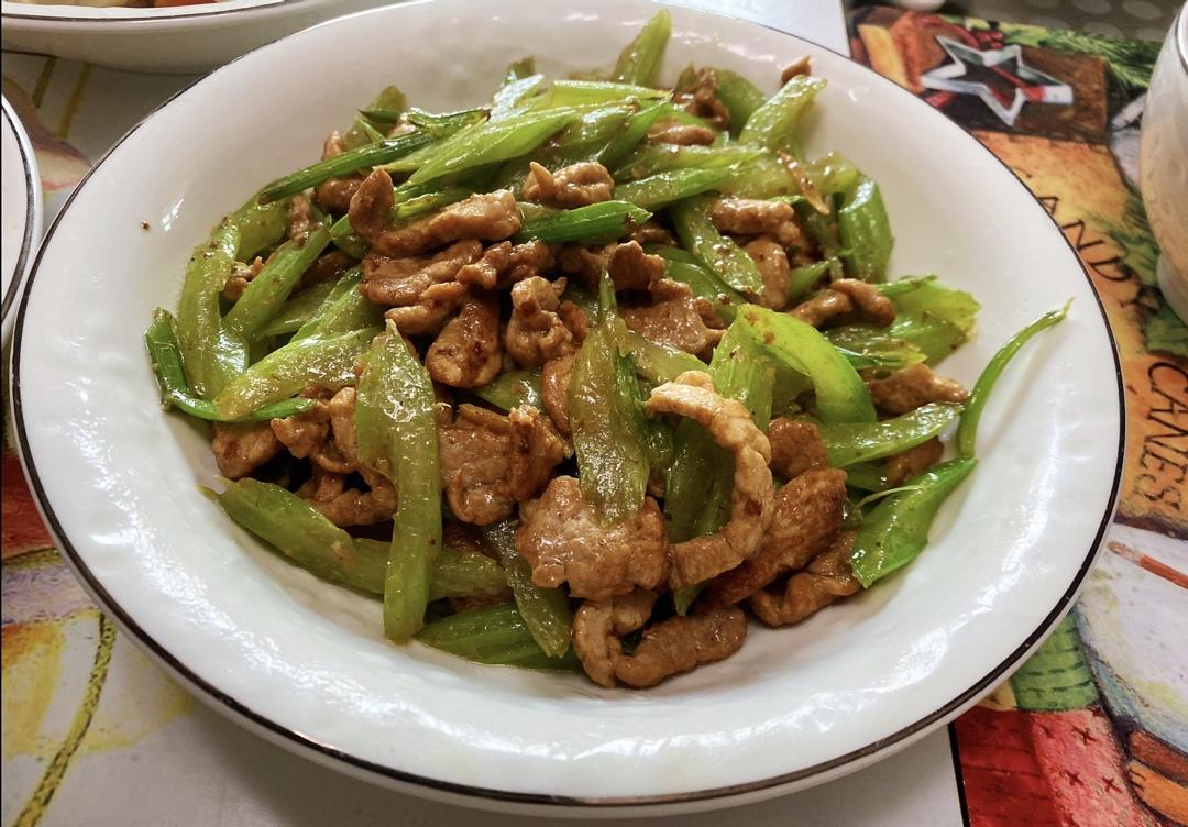芹菜炒肉