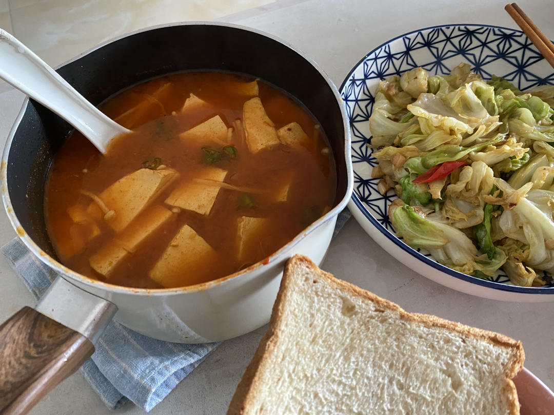辣白菜豆腐汤