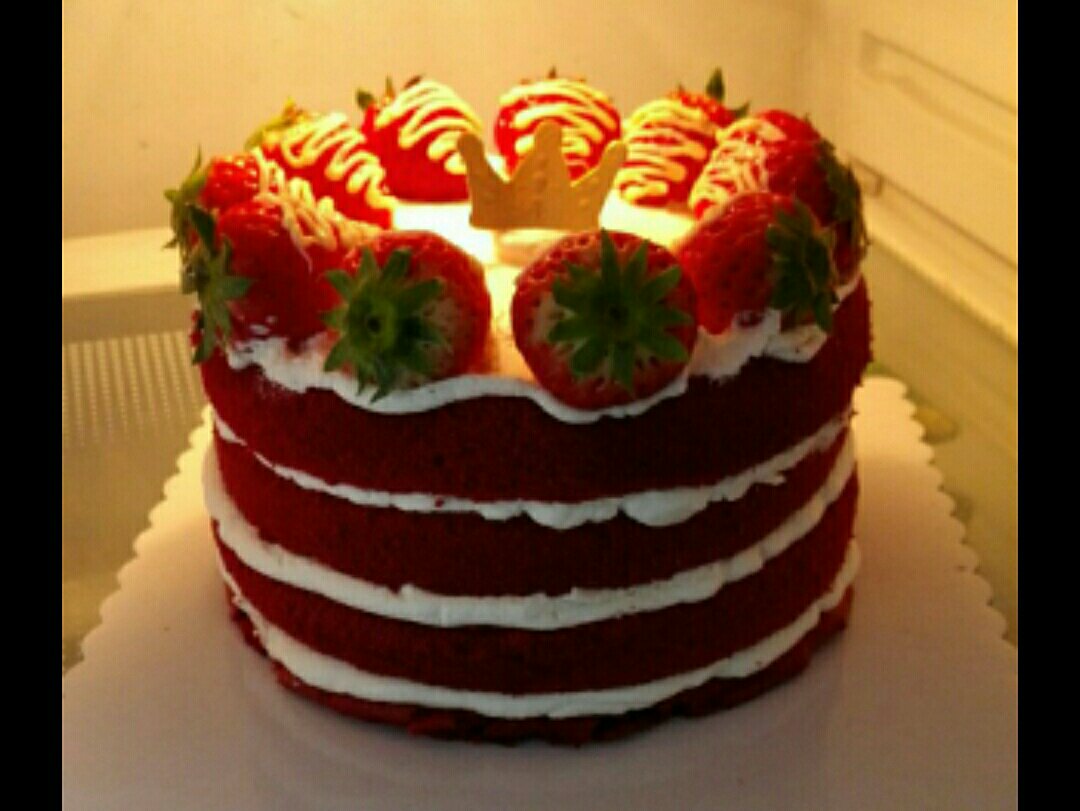 草莓红丝绒裸蛋糕的做法