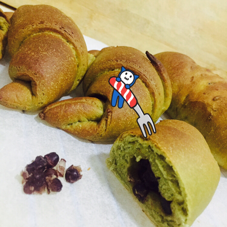 抹茶蜜豆牛角包