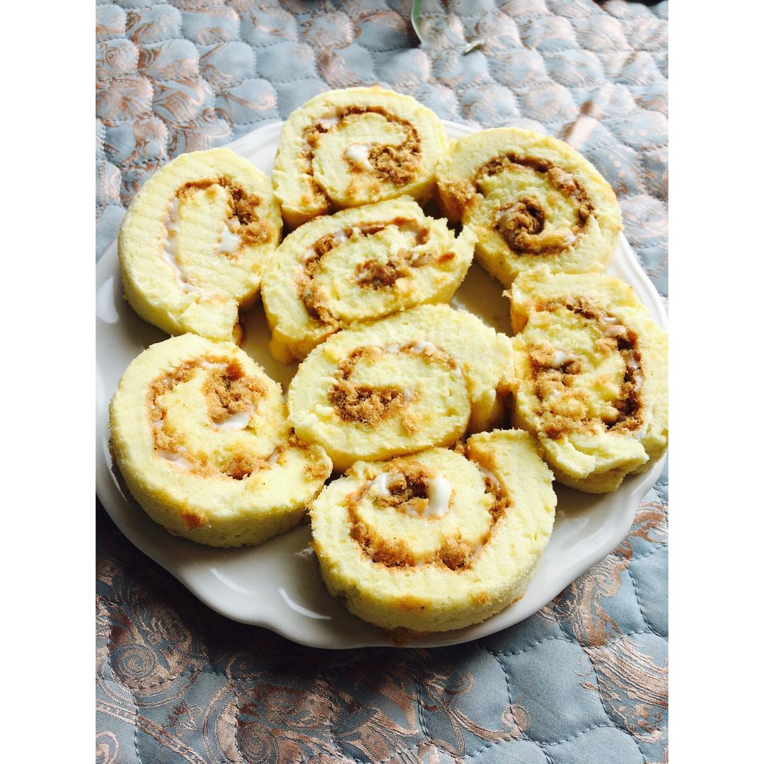 肉松戚风蛋糕卷