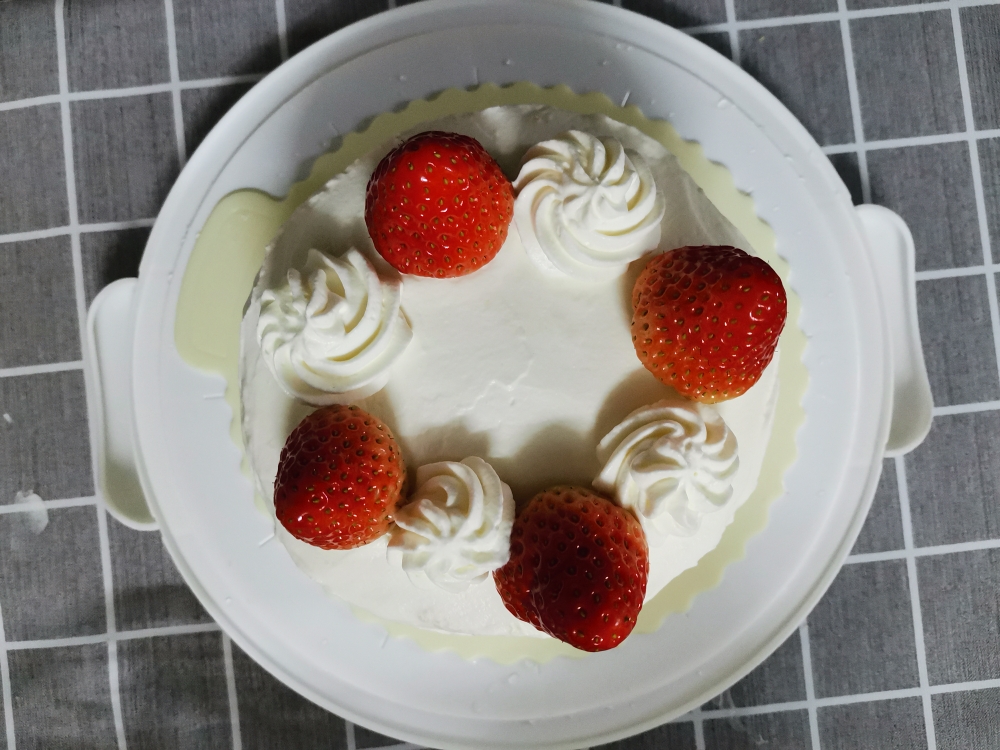 6寸草莓奶油蛋糕的做法