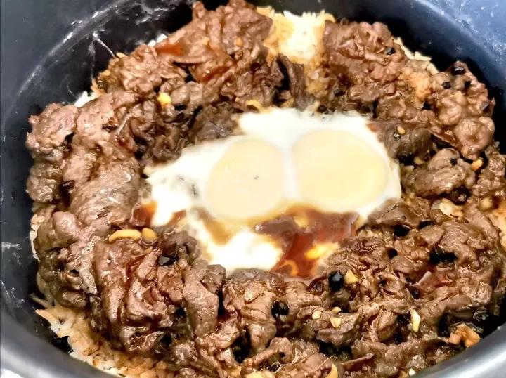 【电饭煲窝蛋牛肉饭】