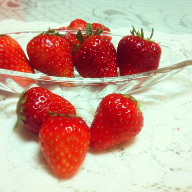 今冬第一颗草莓