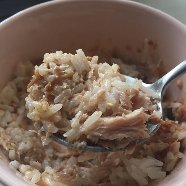 金枪鱼拌饭