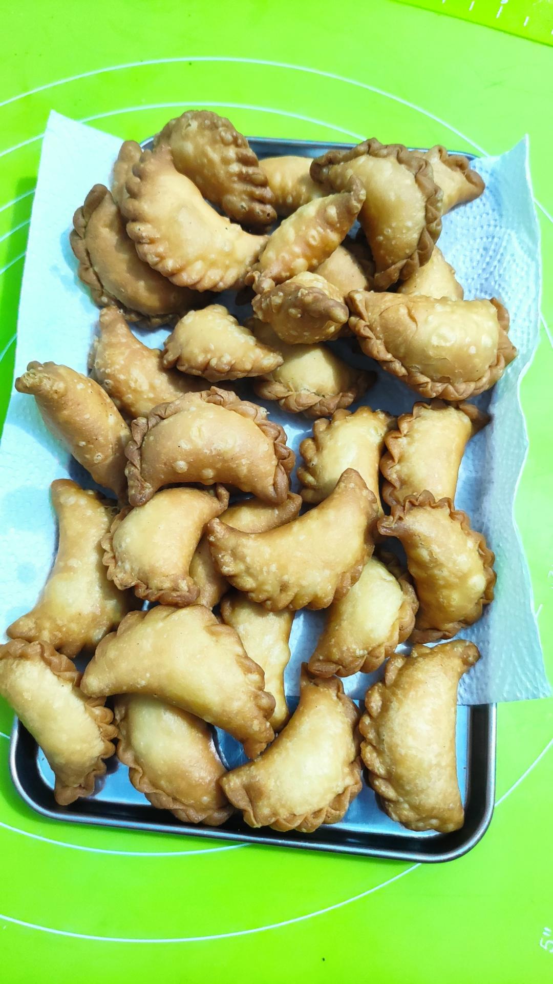 酥皮油角
