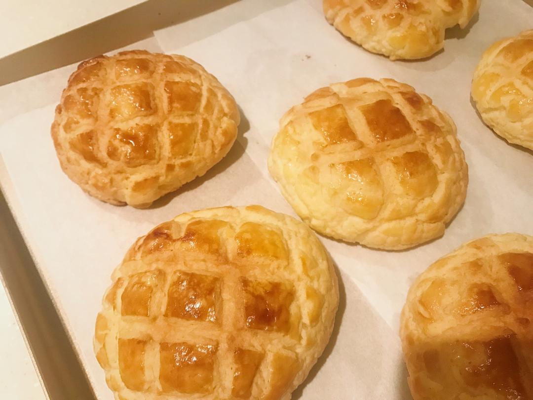 好吃到炸裂的港式菠萝包（附带制作酥皮的小视频）