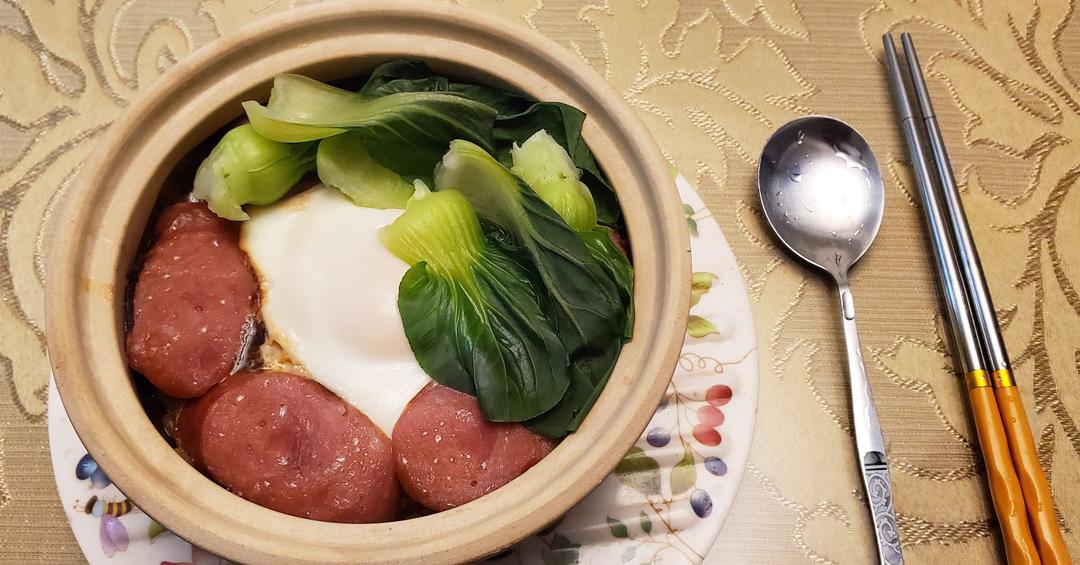 广式腊味煲仔饭