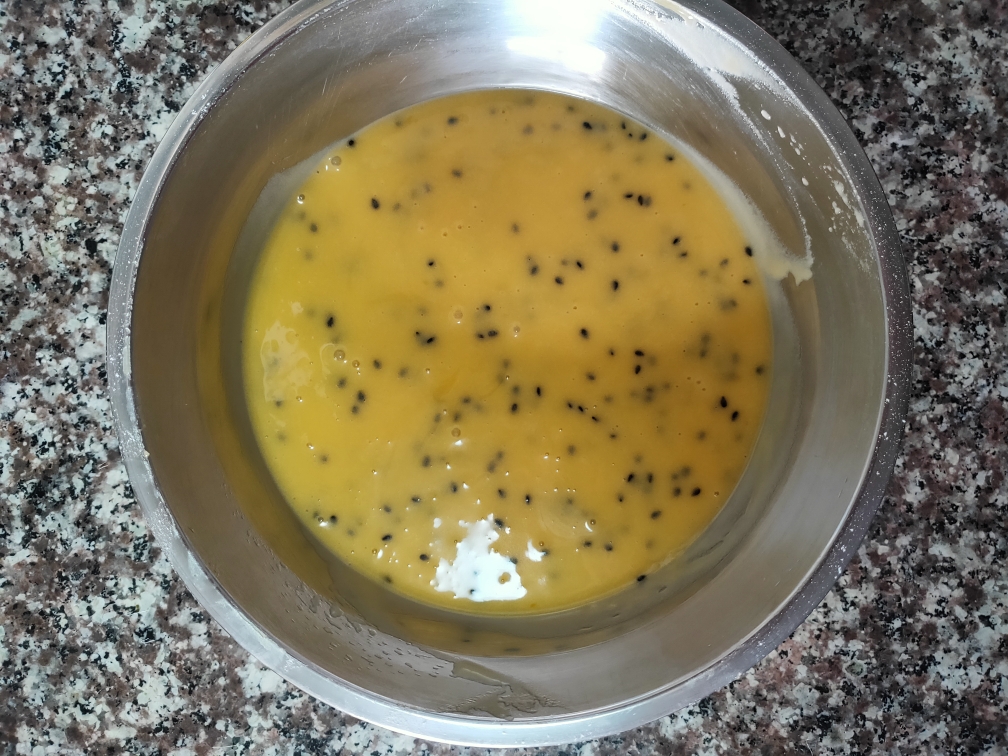 平底锅版黑芝麻蛋卷（在家也能做出如此酥脆的蛋卷）的做法 步骤6