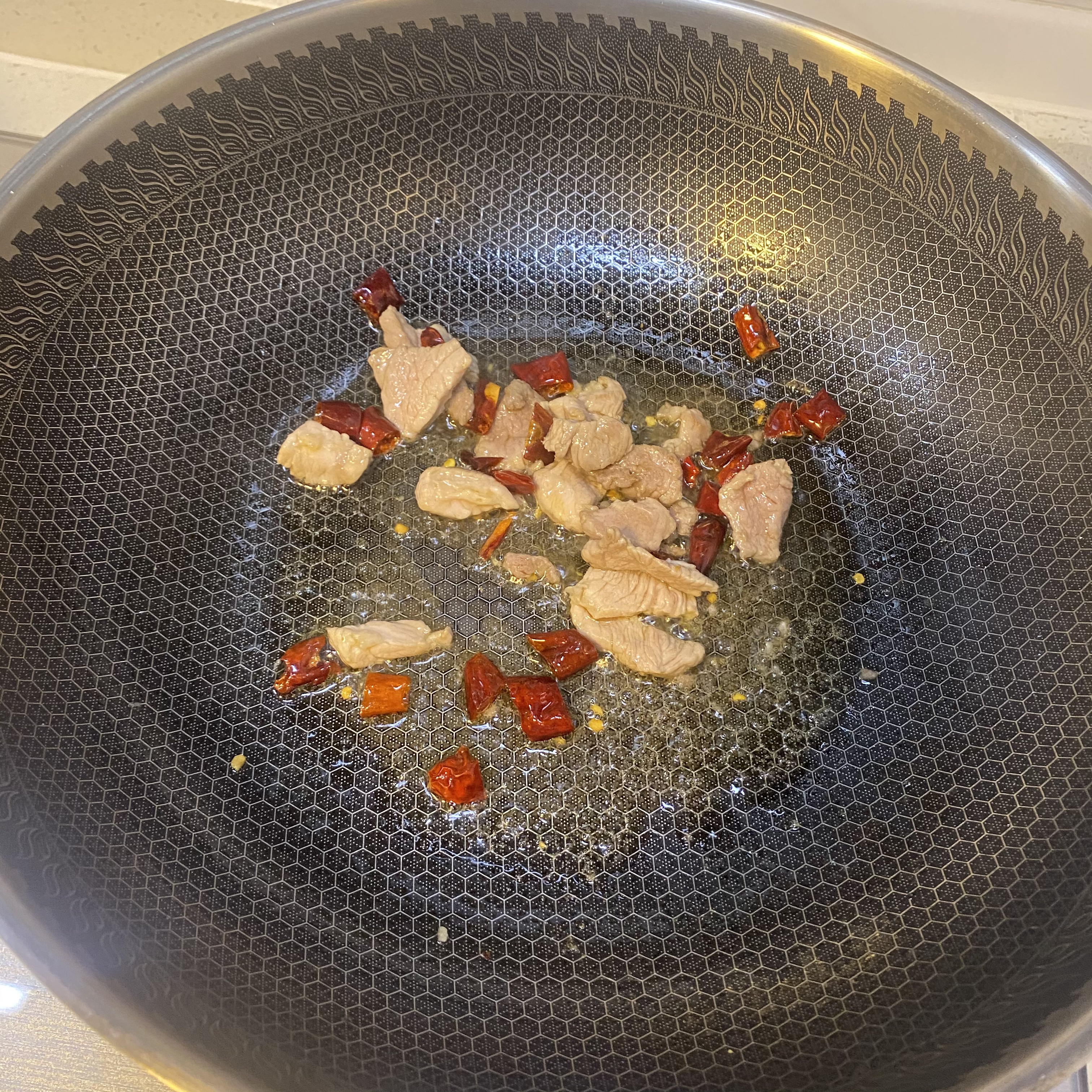 超下饭的蒜苔炒肉的做法 步骤4