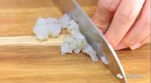 豆腐皮鲜虾卷  宝宝辅食食谱的做法 步骤3