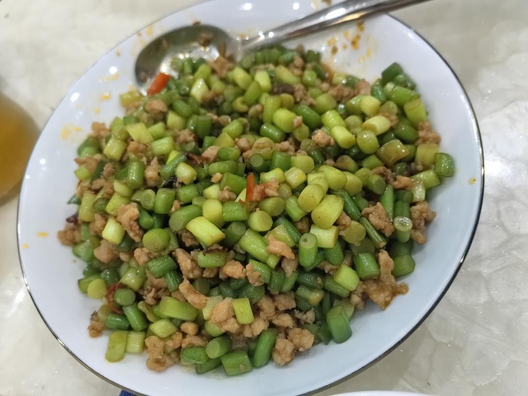 超下饭的蒜苔炒肉末