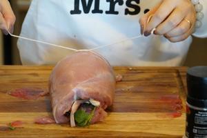 |感恩节特辑|·主菜·香草火鸡胸肉卷配苹果覆盆子酱的做法 步骤13