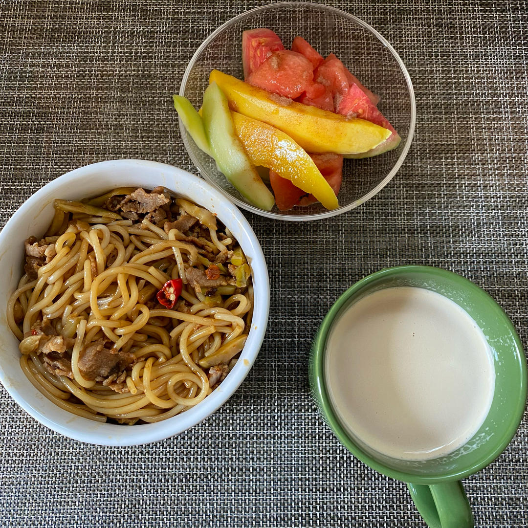 夏天来了，没胃口就来份香辣开胃榨菜肉丝粉