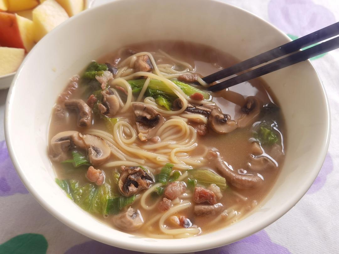 简单又好吃🍜一口鲜掉眉毛的口蘑鲜汤面❗❗