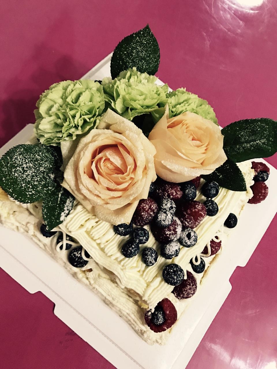 鲜花水果蛋糕