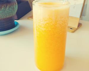 橙汁的最佳比例~的做法 步骤1