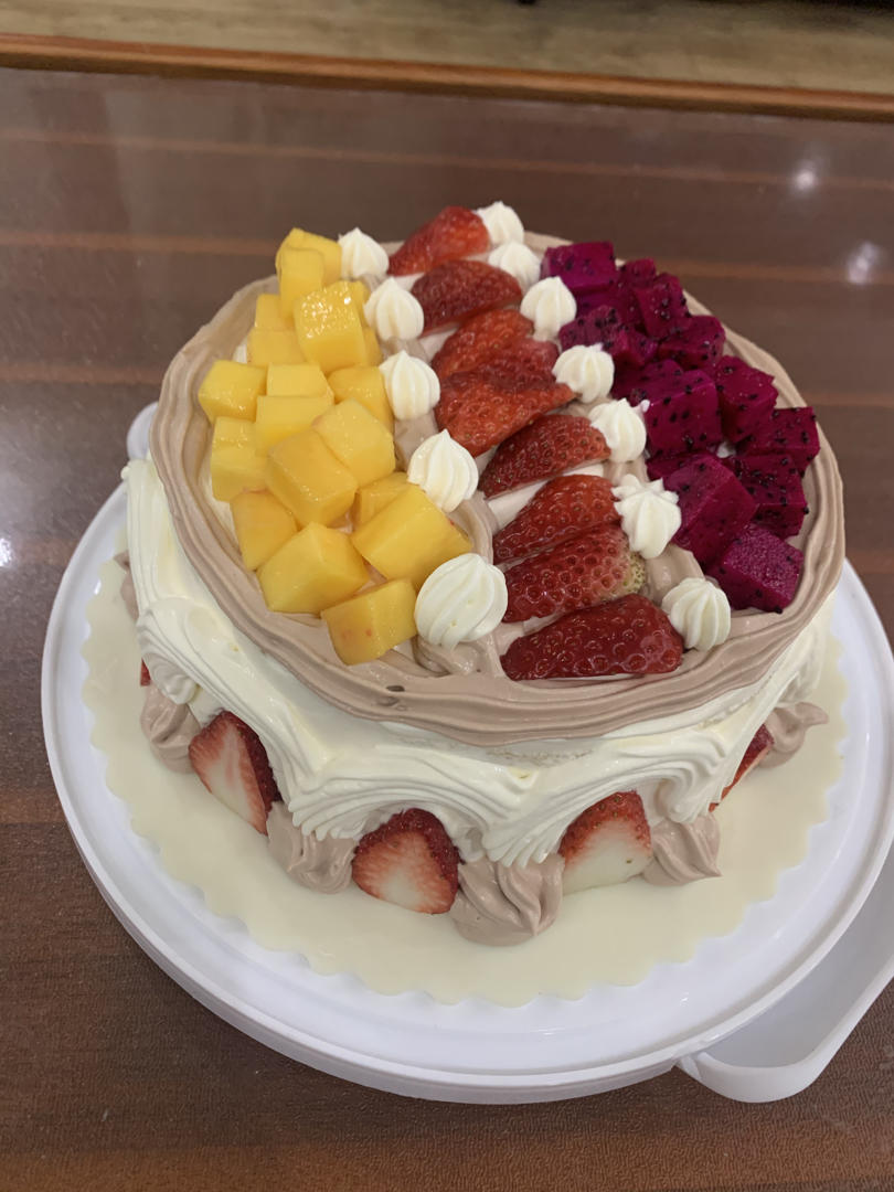 小秦妈做的8寸水果生日蛋糕