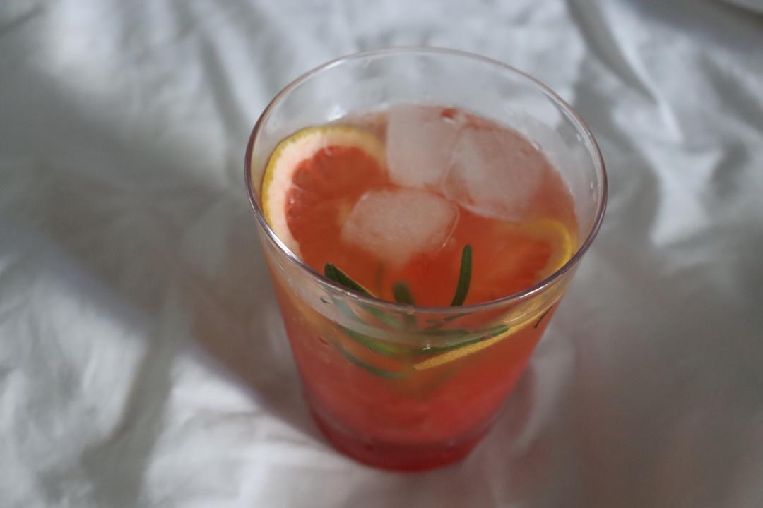 夏日晚霞葡萄柚冰茶