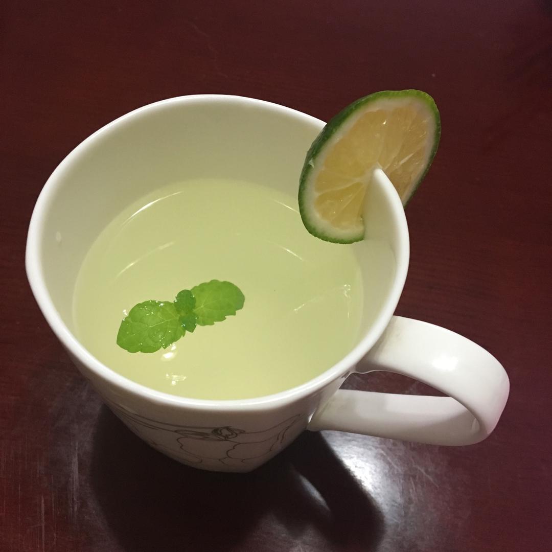 四步做好正宗柠檬水！