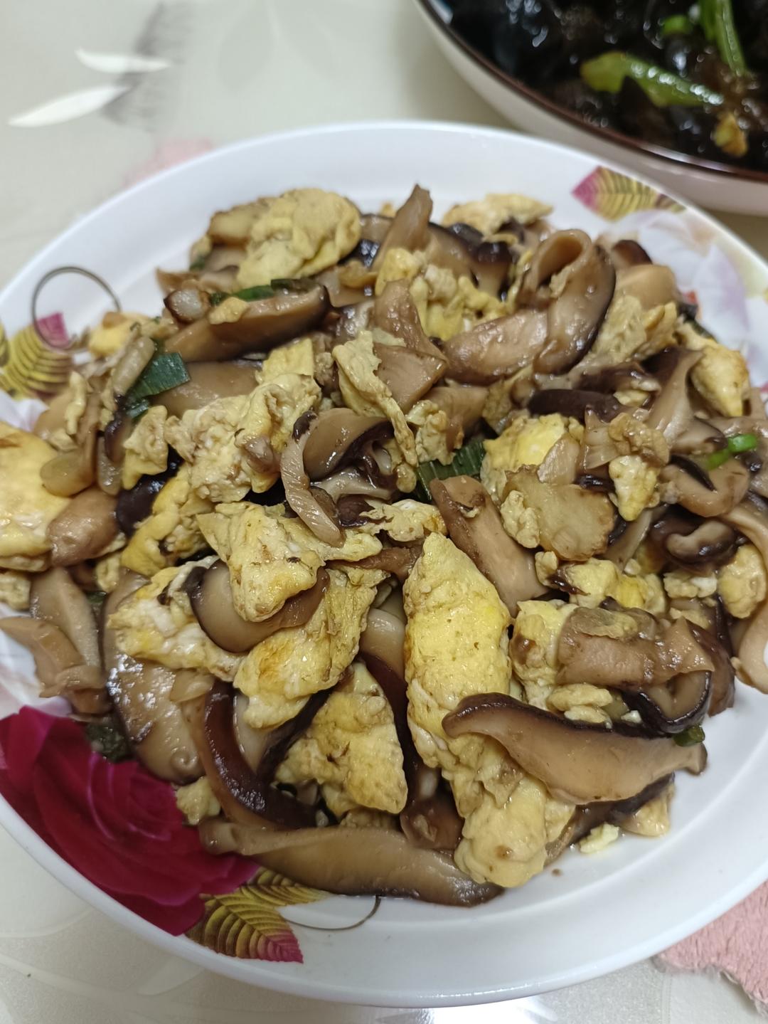 香菇这样炒比肉都好吃😋素炒香菇