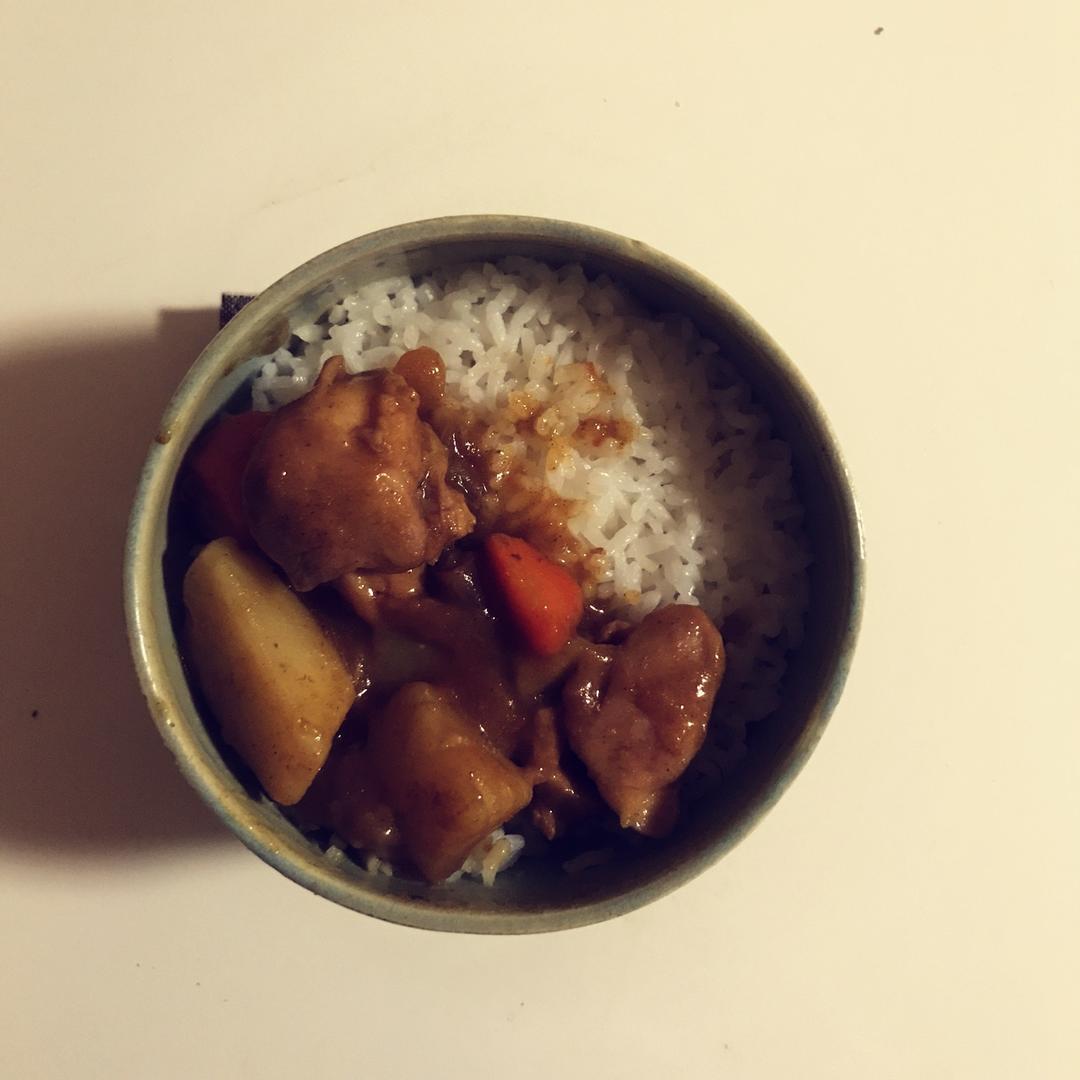 咖喱鸡块饭