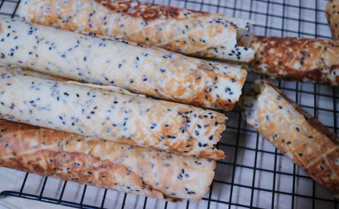 奶香芝麻蛋卷（是香香脆脆的那种喔~）