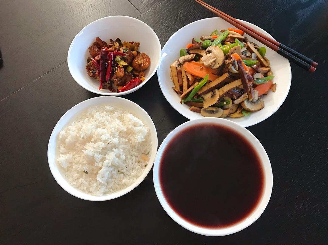 芹菜腊肉炒豆干