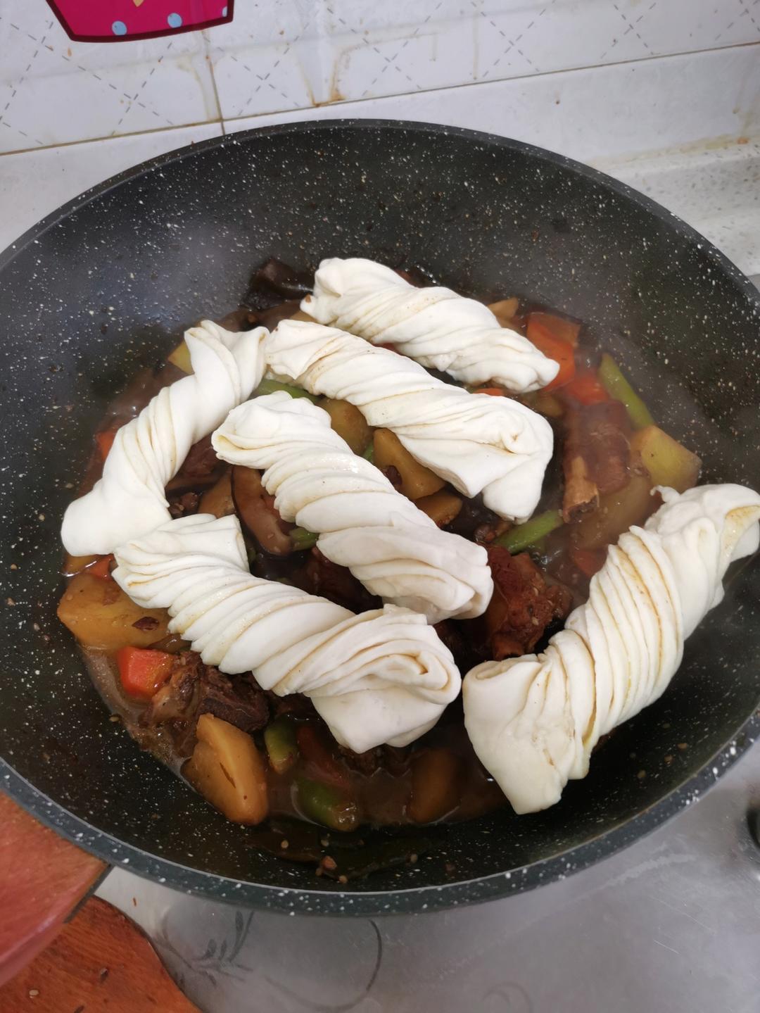 家常豆角炒肉焖花卷
