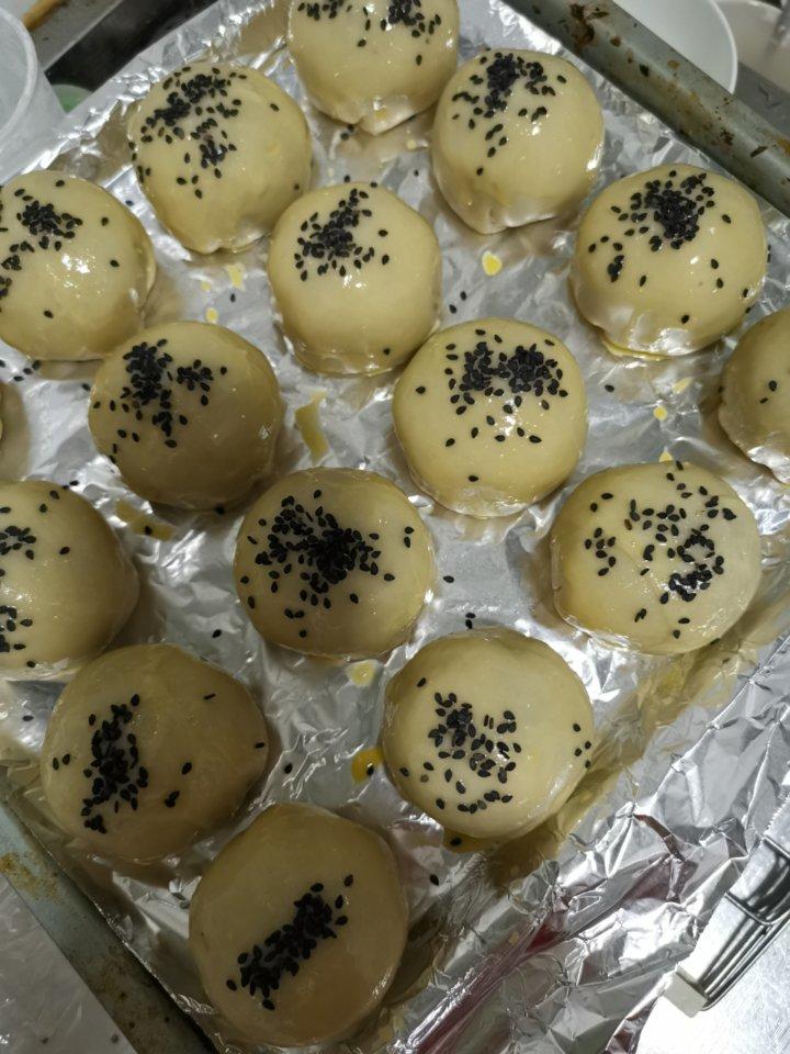 超级香酥拉丝麻薯蛋黄酥（黄油版）不喜大油的朋友也可以尝试噢