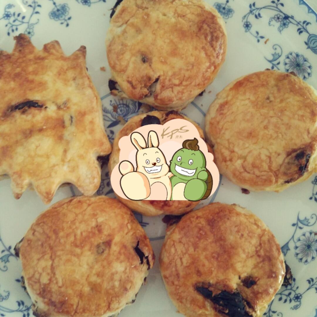 【视频】3分钟 奶油司康Scone(可能是世界上最快手的司康) 消耗淡奶油～