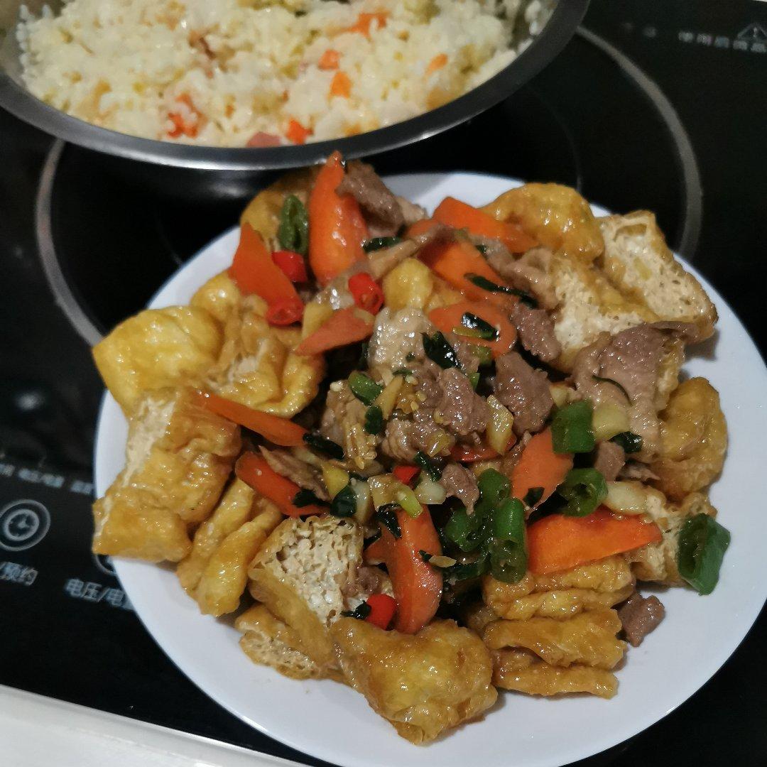 家常｜油豆腐烧肉