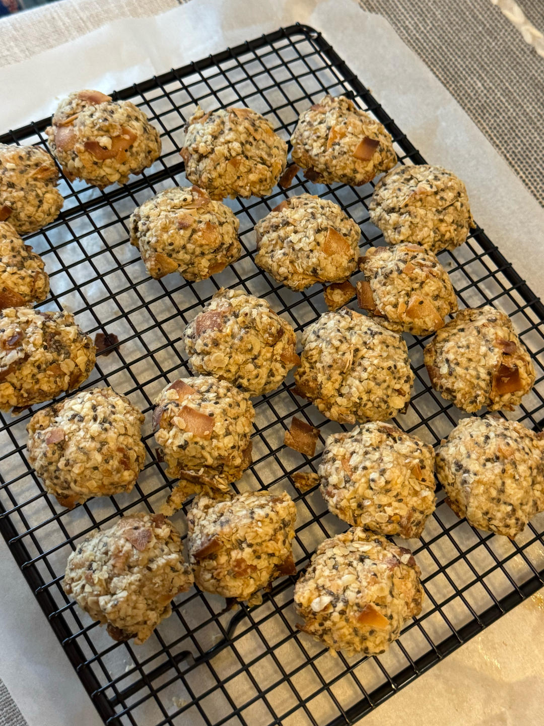 素食:有机燕麦芝麻大饼干