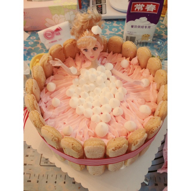 迷糊娃娃洗澡戚风蛋糕（六寸）