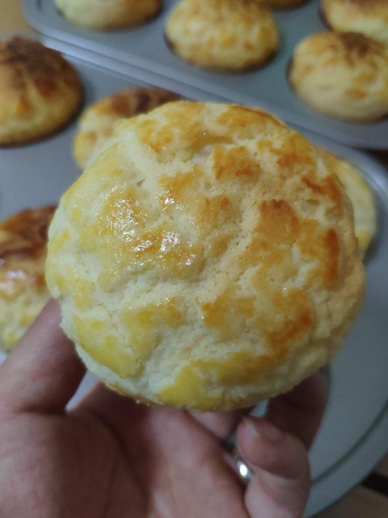 好吃到炸裂的港式菠萝包（附带制作酥皮的小视频）