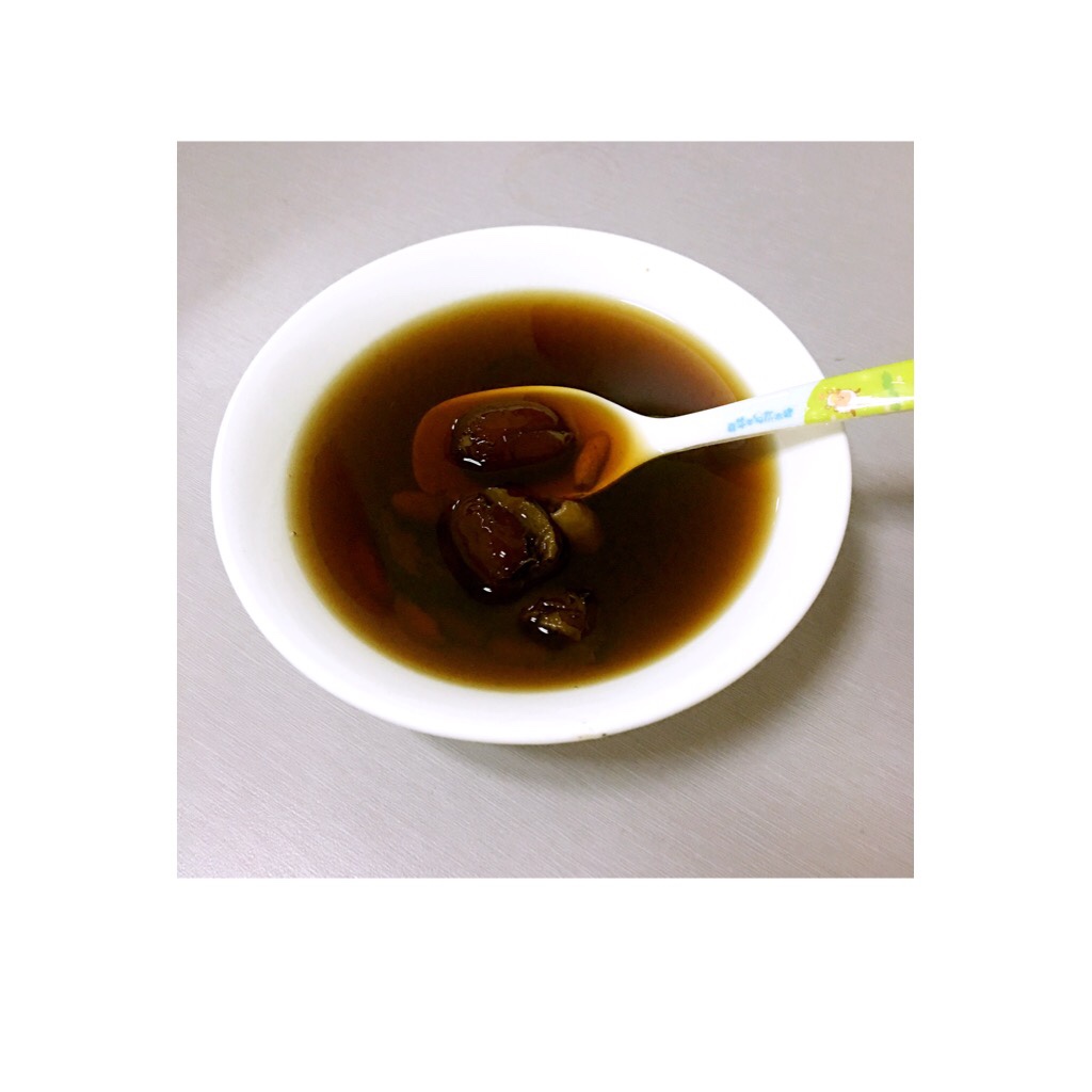 红枣桂圆枸杞红糖水