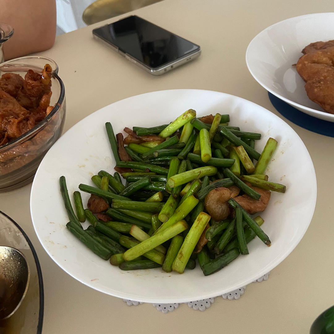 简单易做的下饭菜－蒜苔炒肉