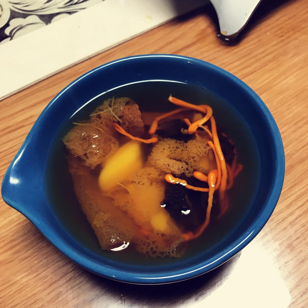 虫草花竹荪海参汤
