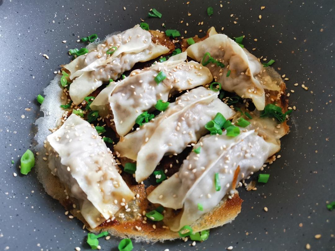 黑椒牛肉锅贴